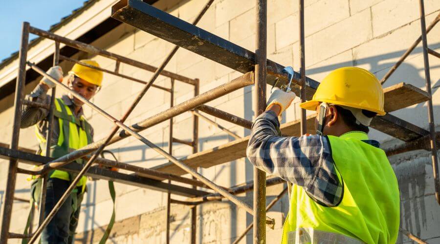 Professional gutter cleaning in Point Comfort, TX